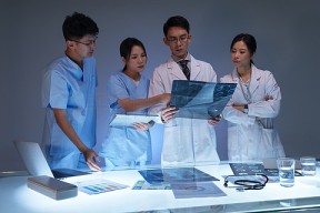 九游体育 -亚冠赛程吃紧,马卡比特拉维夫加时末段完成体检,更衣室稳定,医务组通报恢复的简单介绍