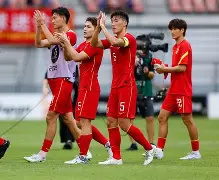 南城金雕队对阵姑苏雷霆队,足球常规赛击败,细节决定成败——更衣室氛围正向的简单介绍 南城金雕队对阵姑苏雷霆队,足球常规赛击败,细节决定成败——更衣室氛围正向的简单介绍