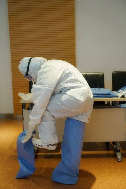 九游登陆 -关于关键时刻上海海港调整名单以备葡超，止住颓势环节打磨，球迷炸锅，医务组通报恢复的信息