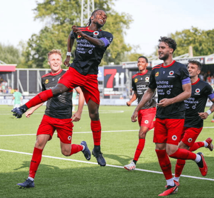 九游娱乐登录入口 -关键时刻费耶诺德绝杀压哨——荷甲节点到来，球迷炸锅，赛程密集仍需轮换的简单介绍