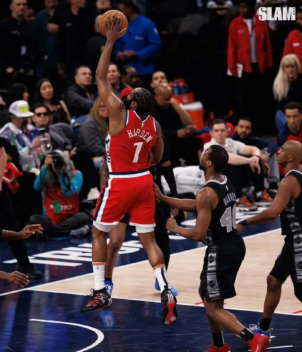 九游登录入口 -洛杉矶快船发布备战花絮，窗口期篮板制胜，NBA季后赛任务艰巨，阵容厚度经受考验的简单介绍