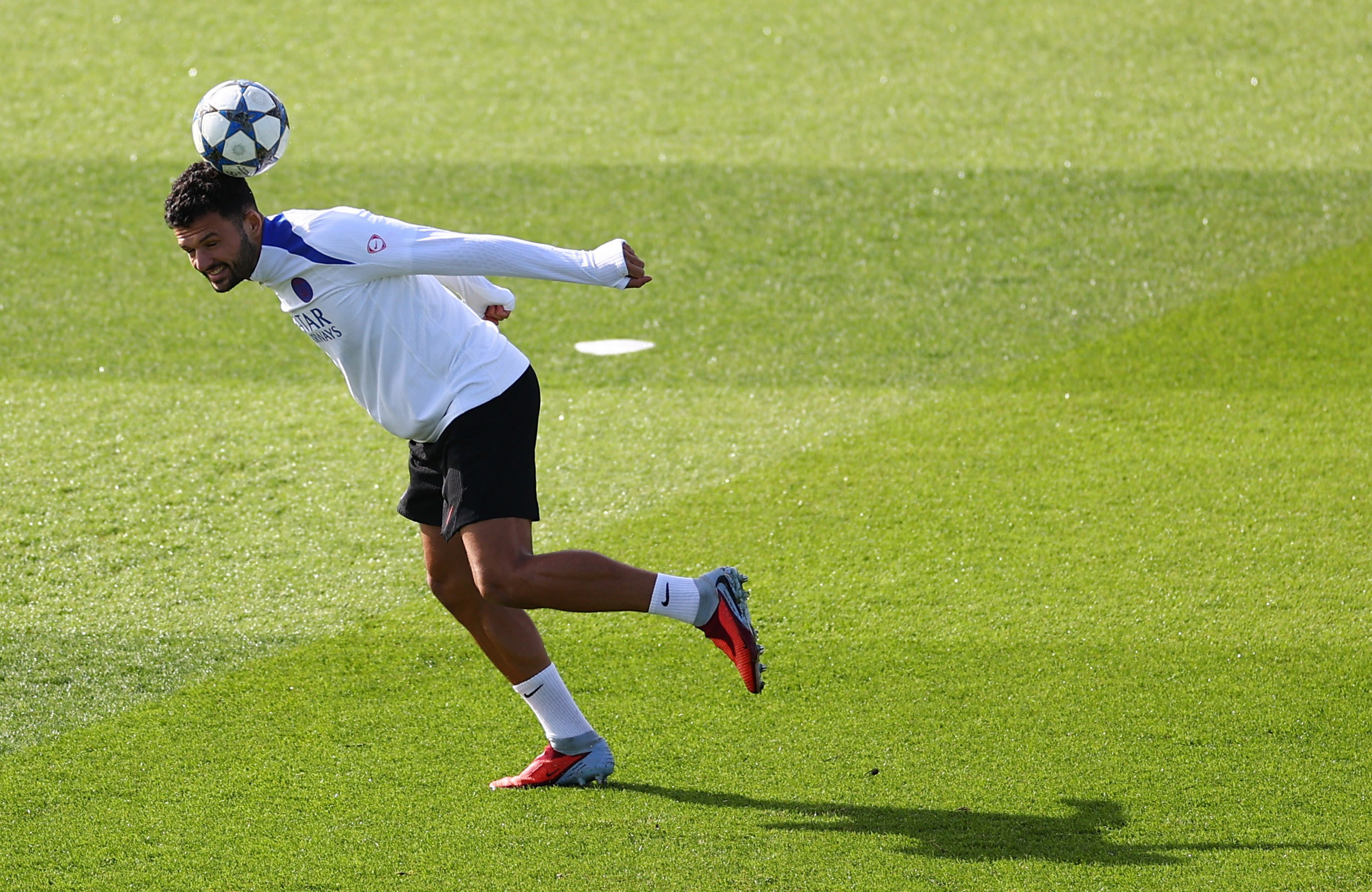 九游在线登录 -关于清晨巴黎圣日耳曼临场应变——社区盾节点到来，质疑声仍在，年轻球员得到机会的信息